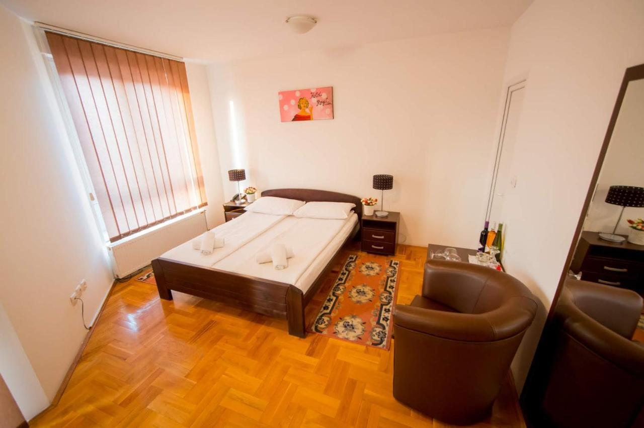 Hostel Royal Obrenovac  외부 사진