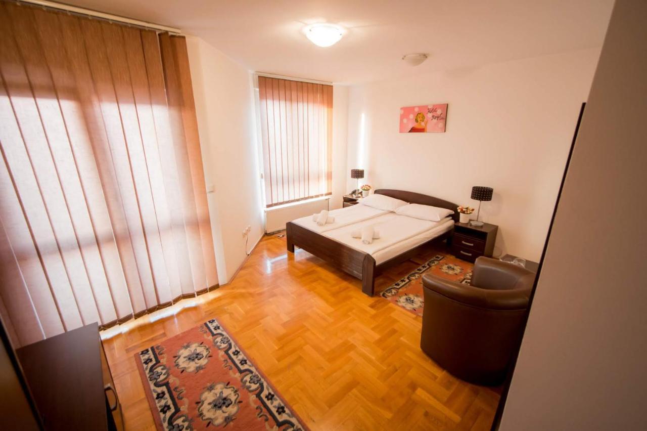 Hostel Royal Obrenovac  외부 사진